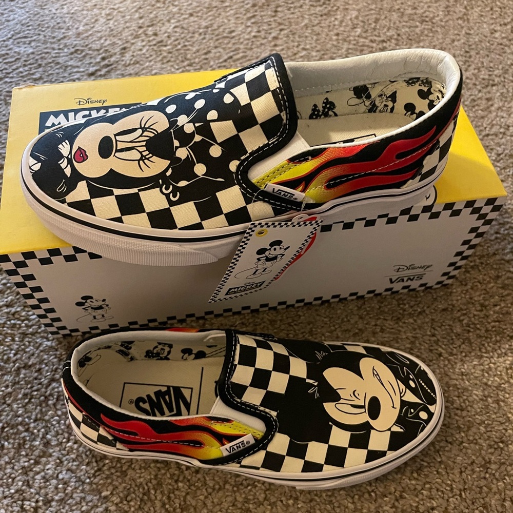 Mickey & Minnie Disney collab Vans🖤